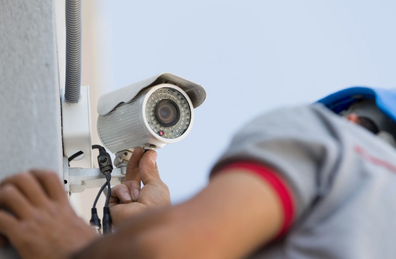 Установка видеонаблюдения: зачем и какие задачи решает.